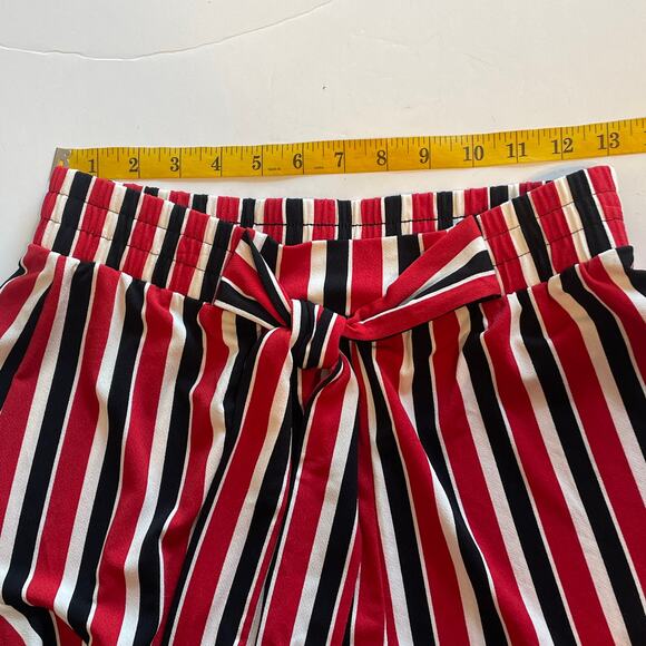 Express NEW High Waisted Striped Ruffle Shorts Womens Small Red Black White NWT - Picture 8 of 10